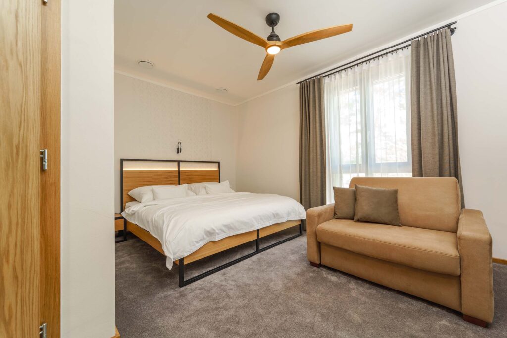 interior-of-modern-bedroom-suite-in-luxury-hotel-AVLK2XM.jpg